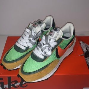Nike Waffle SACAI multi green